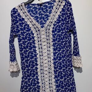 Rise & Bloom Women's Blue White Floral Crochet 3/4 Sleeve Tunic Top Size XL